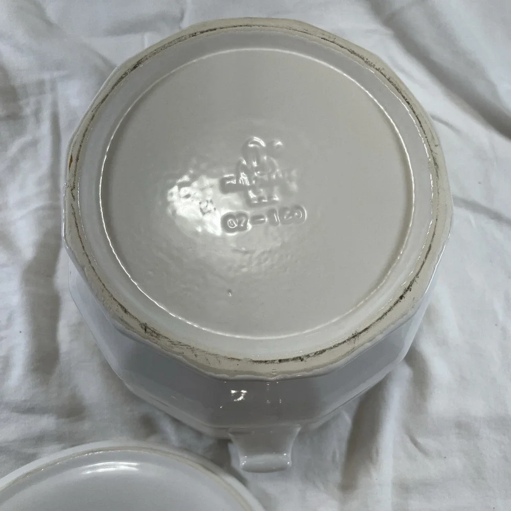 Pfaltzgraff Holiday Heritage Soup Tureen w Lid Christmas Holly Ribbon Green Trim